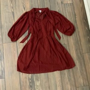 Short sleeve dress.